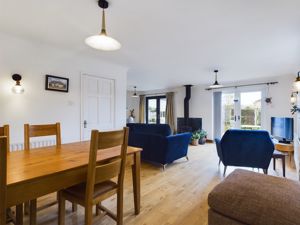 Living/dining room- click for photo gallery